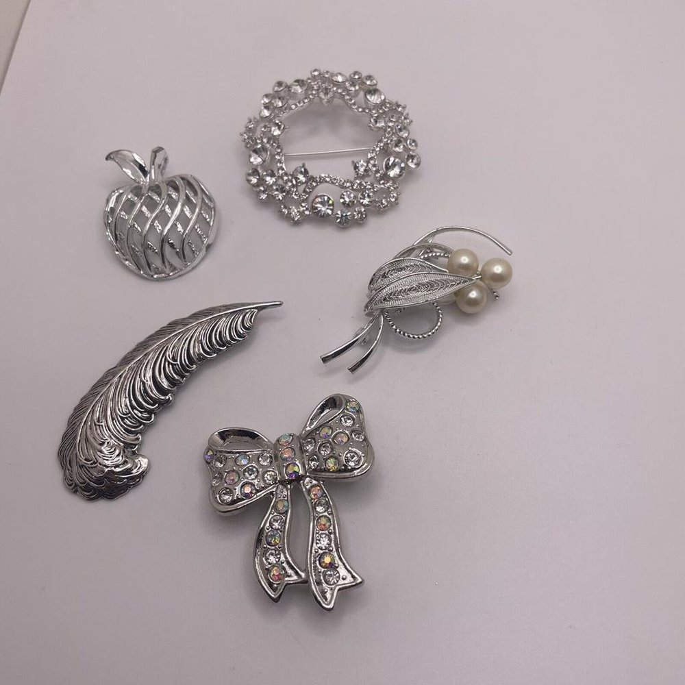 Lot Of 5 Women’s Brooch Pins - Costume Jewelry - Silver Tone 1 Gerry’s